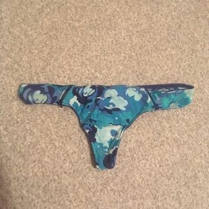 BUNDLE - Victoria’s Secret Thongs